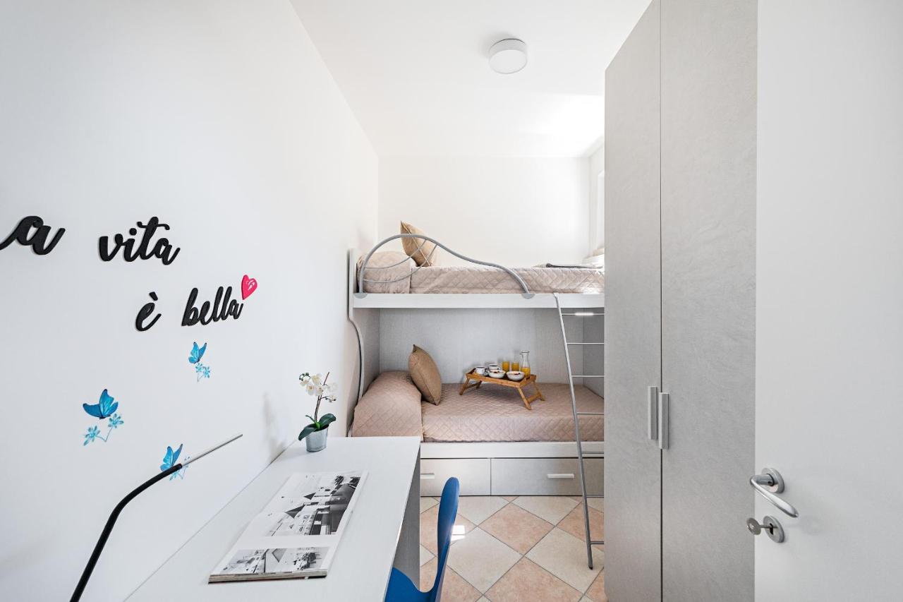 I Ciliegi 1-09 Con Piscina By Wonderful Italy Apartment Desenzano del Garda Luaran gambar
