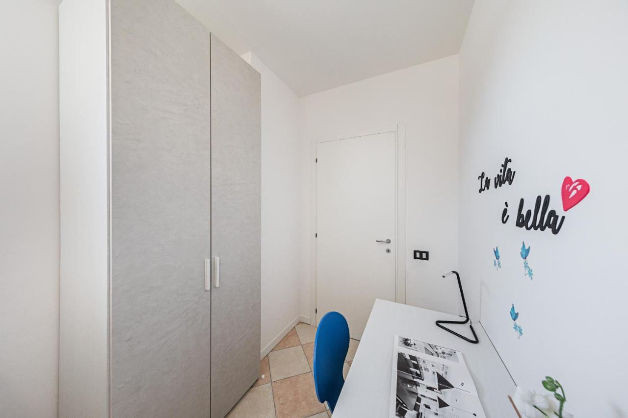 I Ciliegi 1-09 Con Piscina By Wonderful Italy Apartment Desenzano del Garda Luaran gambar
